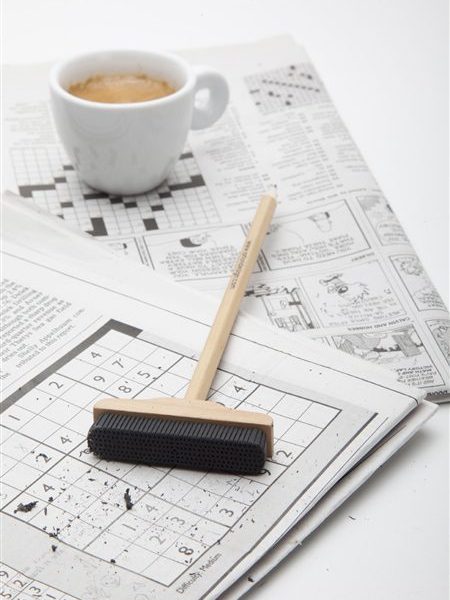 עיפרון בצורת מטאטא