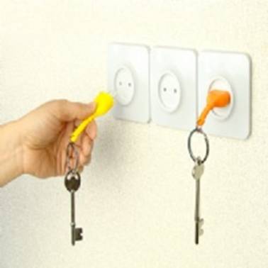 מחזיק מפתחות שקע תקע