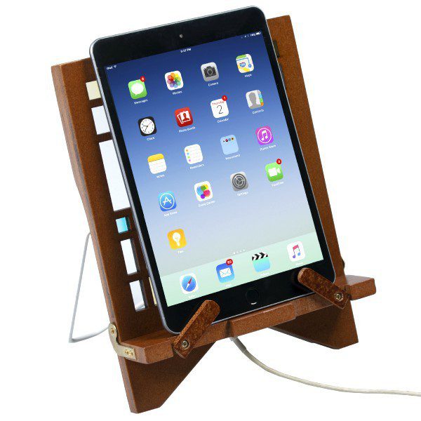 משענת עץ לטאבלט