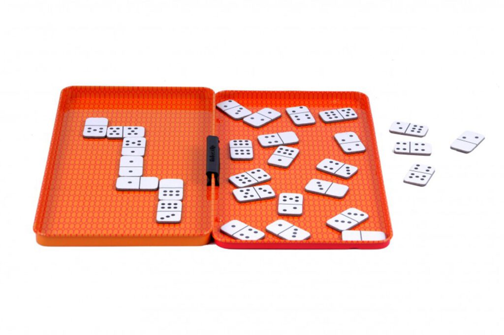 דומינו מגנטי