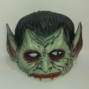 מסכה דרקולה