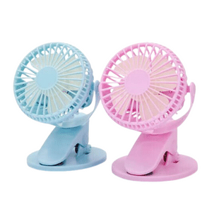 מאווררים שולחניים ניידים נטענים בצבעים ורוד וכחול, בעלי קליפס (תופסן) ורגלית לעמידה לבחירה