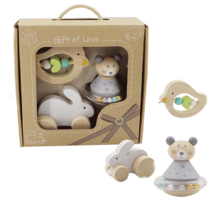 סט צעצועים לניובורנז במארז יפה - רעשן נחום תקום, ארנבון על גלגלים ורעשן ציפור