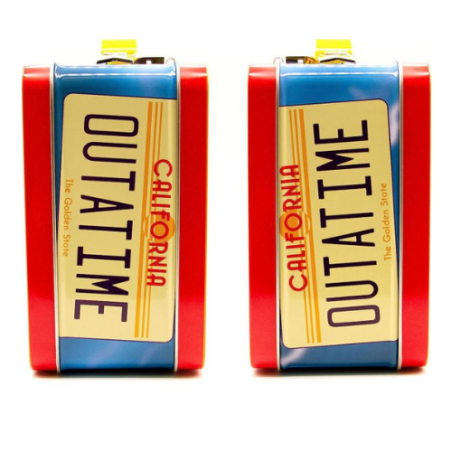 קופסאת אוכל "בחזרה לעתיד" מהצד, לוחית רישוי outatime